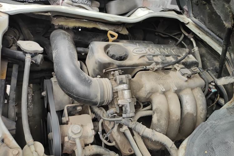 Used Jinbei Hiace 2011 2.0L Fifth-Generation Express Luxury V19 Engine Bay
