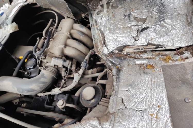 Used Jinbei Hiace 2011 2.0L 5th Generation Kuaiyunwang Comfort Z-Type 4G19 Engine Bay Left