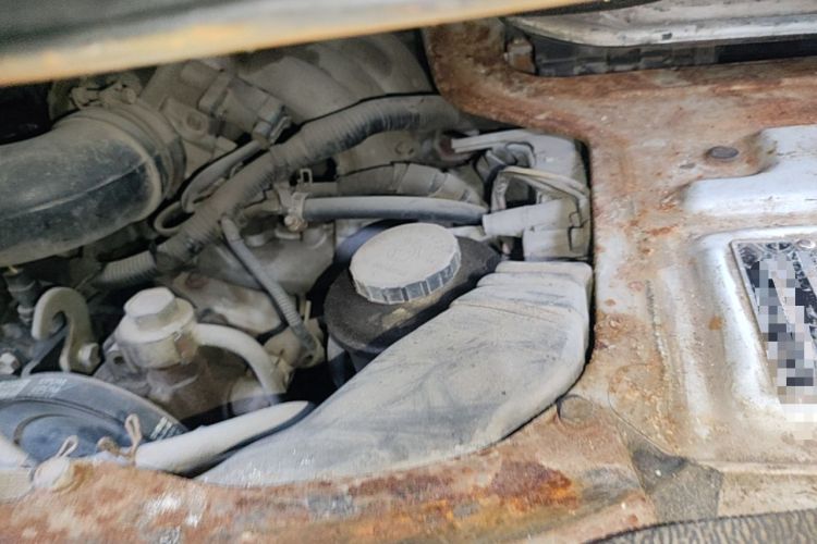Used Jinbei Hiace 2011 2.0L 5th Generation Kuaiyunwang Standard Version 4G19 Engine Bay Left