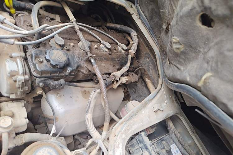 Used Jinbei Hiace 2011 2.0L 5th Generation Xiangyun Comfort Version 4G20D4B Engine Bay Left