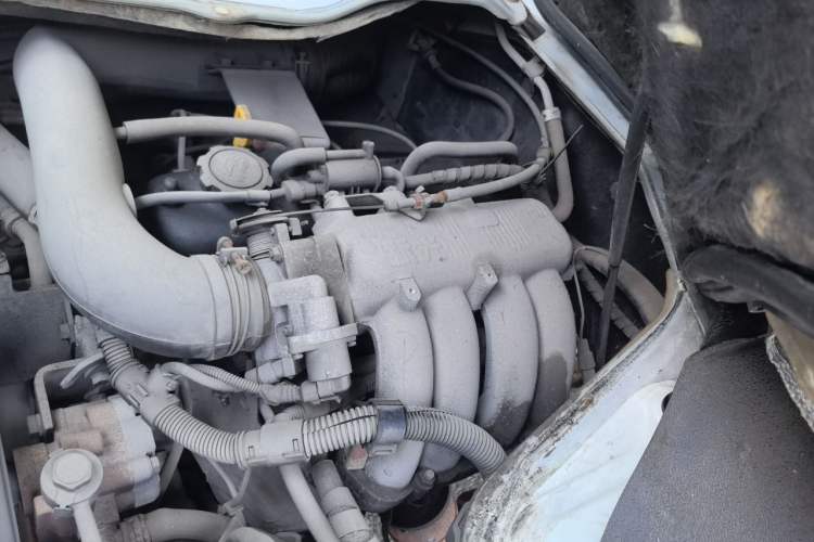 Used Jinbei Hiace 2011 2.0L 5th Generation Kuaiyunwang Comfort Z-Type 4G20B Engine Bay Left