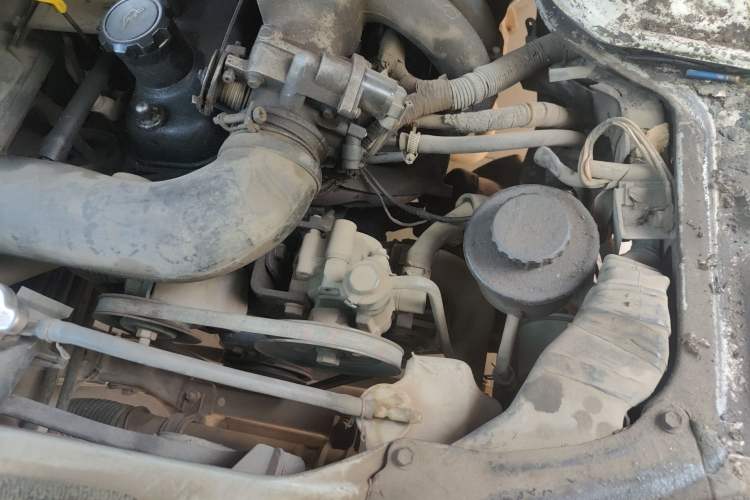 Used Jinbei Hiace 2011 2.0L 5th Generation Kuaiyunwang Comfort Type K 4G19 Engine Bay Left