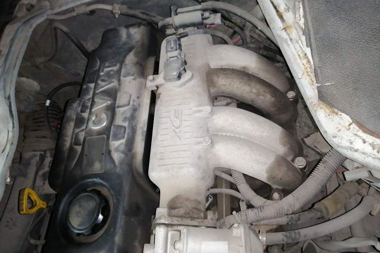 Used Jinbei Hiace 2011 2.0L Fifth-Generation Kuaiyun Classic Model V20 Engine Bay Left