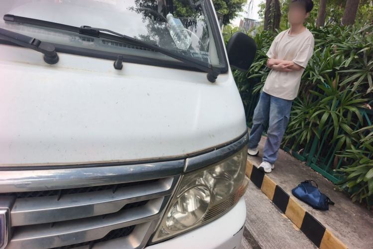 Used Jinbei Hiace 2011 2.0L 5th Generation Kuaiyunwang Luxury Edition 4G19 Engine Bay Left