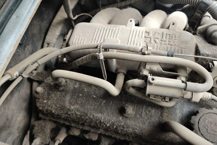 Used Jinbei Hiace 2011 2.0L 5th Generation Kuaiyunwang Luxury Version 4G20B Engine Bay Left