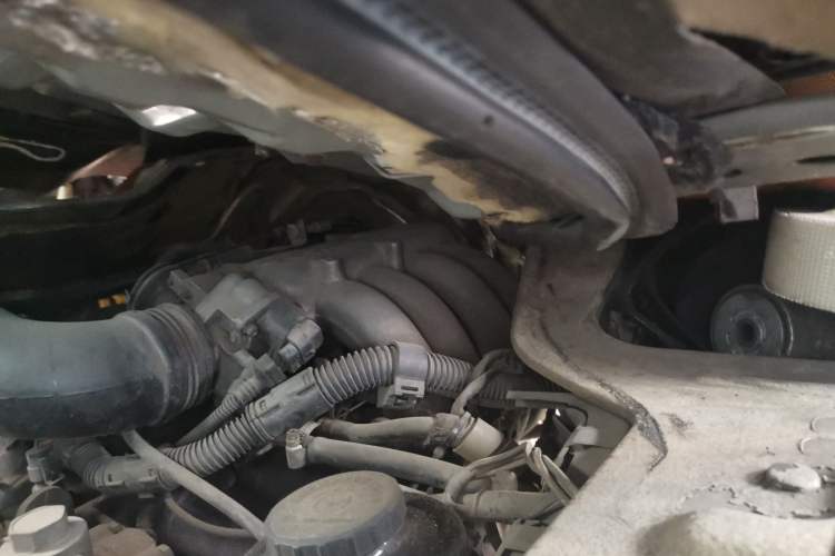 Used Jinbei Hiace 2011 2.0L 5th Generation Kuaiyunwang Standard Version 4G19 Engine Bay Left