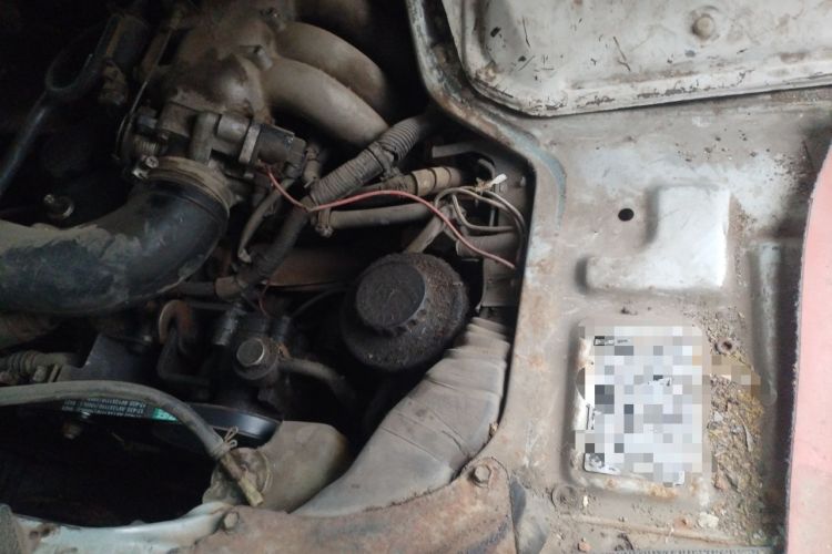 Used Jinbei Hiace 2011 2.0L 5th Generation Kuaiyunwang Standard Version 4G19 Engine Bay Left