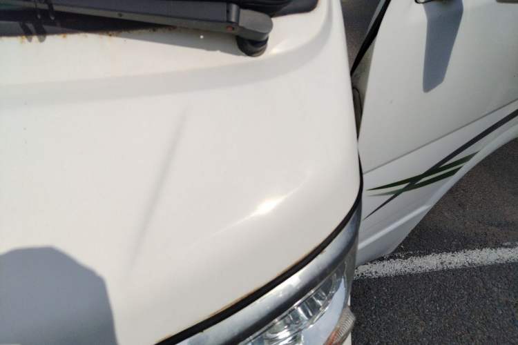 Used Jinbei Hiace 2011 2.0L 5th Generation Xiangyun Comfort Version 4G20D4B Engine Bay Left