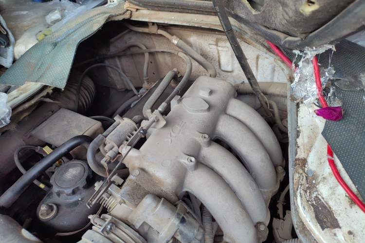 Used Jinbei Hiace 2011 2.0L 5th Generation Kuaiyunwang Standard Version 4G19 Engine Bay Left