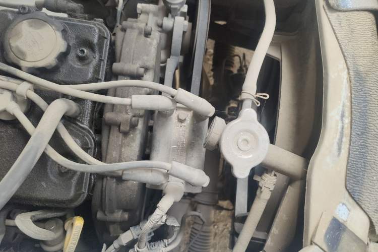 Used Jinbei Hiace 2011 2.2L 5th Generation Power King Deluxe Version 4G22D4B Engine Bay Left
