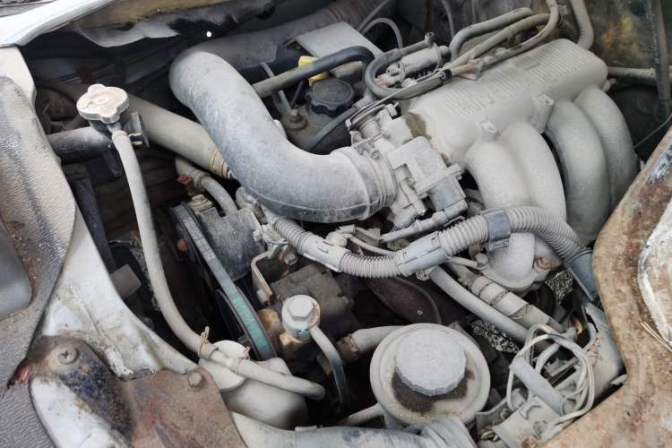 Used Jinbei Hiace 2011 2.0L Fifth-Generation Kuaiyunwang Comfort Type K 4G20B Engine Bay