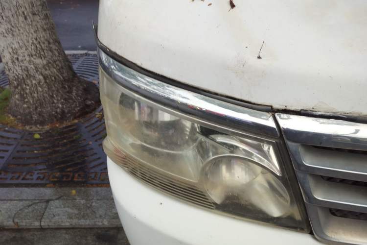 Used Jinbei Hiace 2011 2.0L 5th Generation Kuaiyunwang Standard Version 4G19 Engine Bay Right