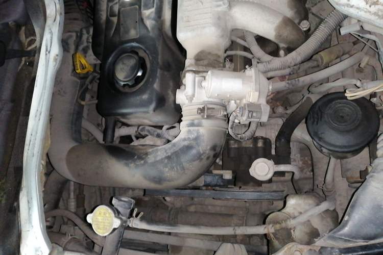 Used Jinbei Hiace 2011 2.0L Fifth-Generation Kuaiyun Classic Model V20 Engine Bay Right