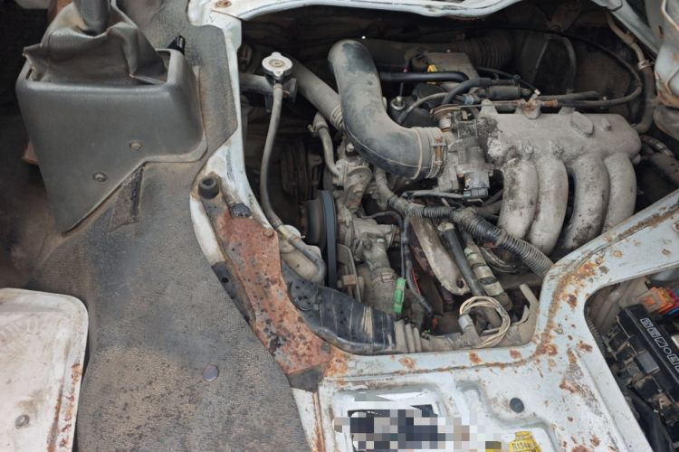 Used Jinbei Hiace 2011 2.0L 5th Generation Kuaiyunwang Standard Version 4G19 Engine Bay Right