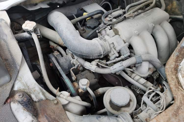 Used Jinbei Hiace 2011 2.0L Fifth-Generation Kuaiyunwang Comfort Type K 4G20B Engine Bay Right