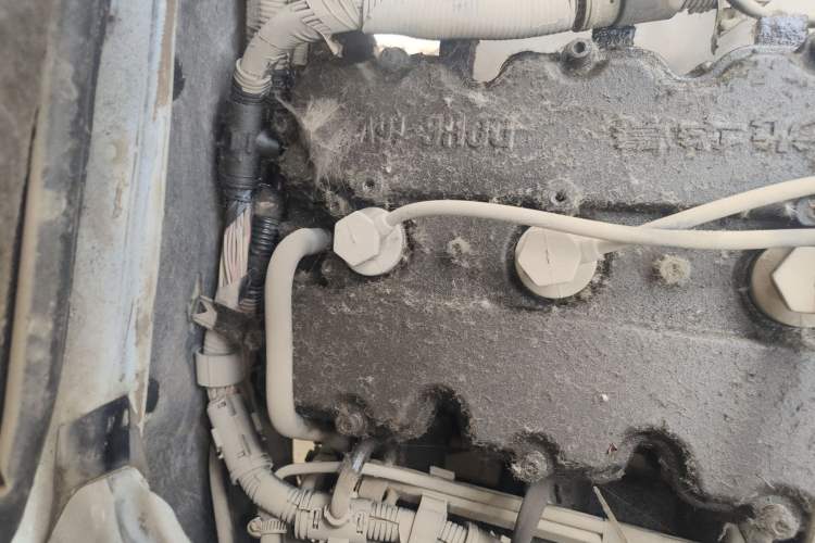 Used Jinbei Hiace 2011 2.2L 5th Generation Power King Deluxe Version 4G22D4B Engine Bay Right