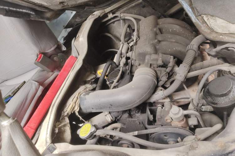Used Jinbei Hiace 2011 2.0L 5th Generation Kuaiyunwang Standard Version 4G20B Engine Bay Right
