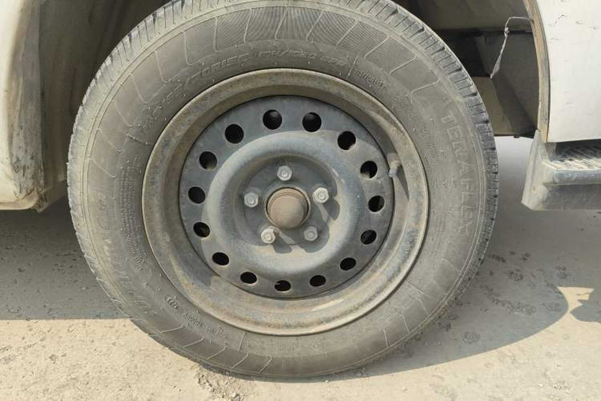 Used Jinbei Hiace 2011 2.0L 5th Generation Kuaiyunwang Comfort Type K 4G19 Exterior 7