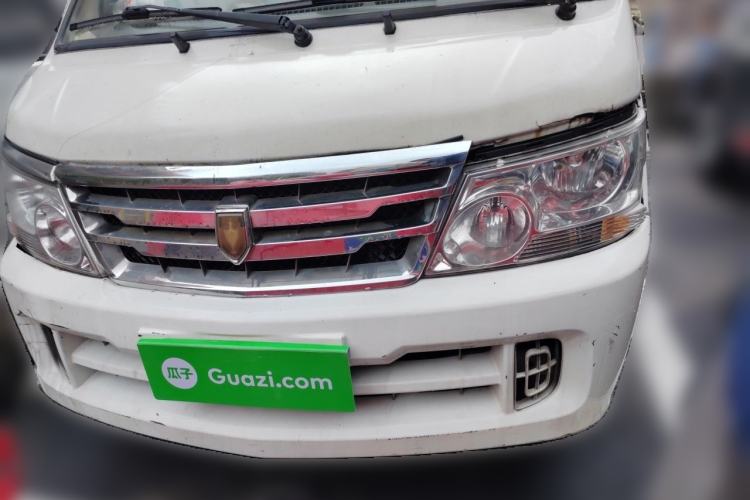 Used Jinbei Hiace 2011 2.0L 5th Generation Kuaiyunwang Comfort Z-Type 4G19 Front