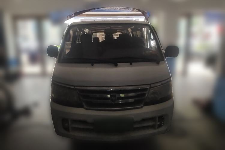 Used Jinbei Hiace 2011 2.0L 5th Generation Kuaiyunwang Luxury Edition 4G19 Front