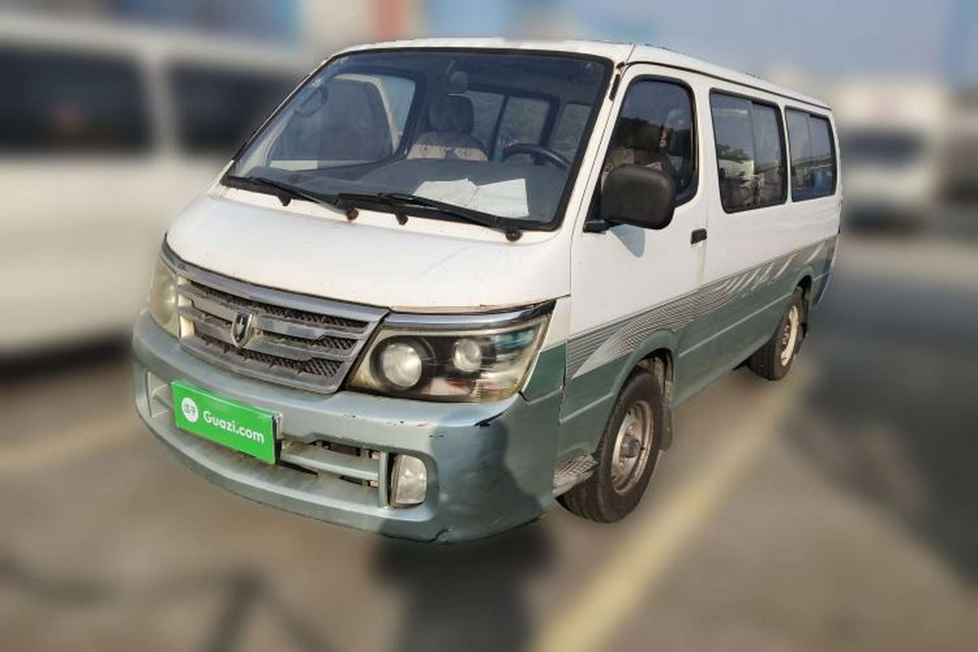 Used Jinbei Hiace 2011 2.0L Fifth-Generation Express Luxury V19 Front Left 45 Deg
