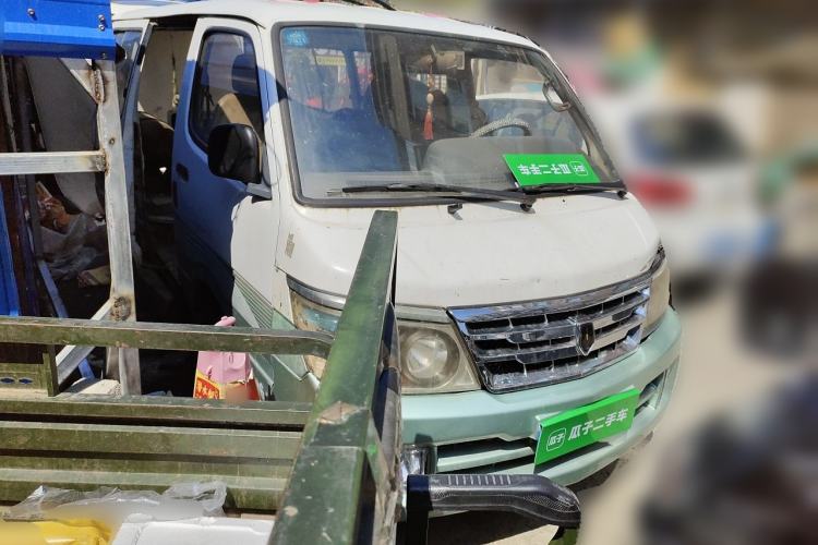 Used Jinbei Hiace 2011 2.0L Fifth-Generation Express Luxury V19 Front Right 45 Deg