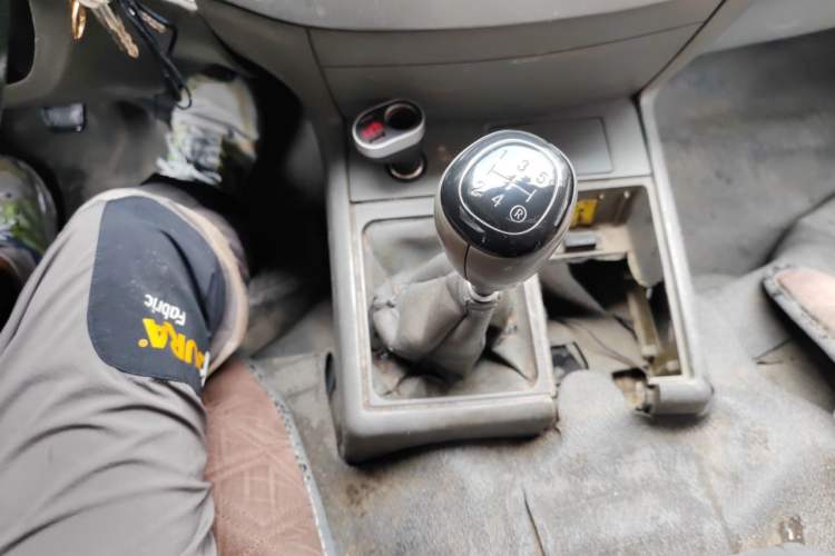 Used Jinbei Hiace 2011 2.0L 5th Generation Kuaiyunwang Comfort Z-Type 4G19 Gear Lever