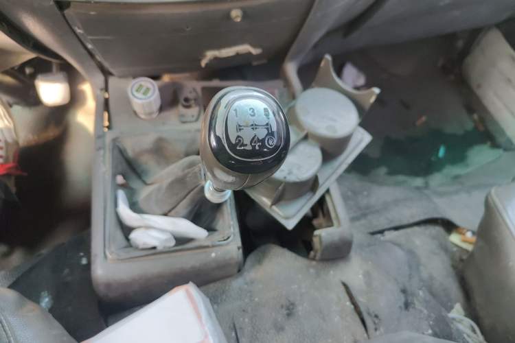 Used Jinbei Hiace 2011 2.0L 5th Generation Kuaiyunwang Comfort Type K 4G19 Gear Lever