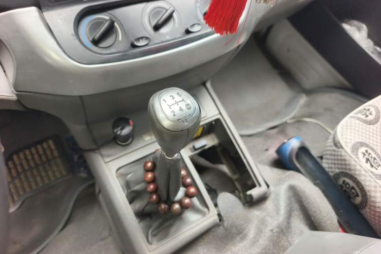 Used Jinbei Hiace 2011 2.0L 5th Generation Kuaiyunwang Luxury Edition 4G19 Gear Lever