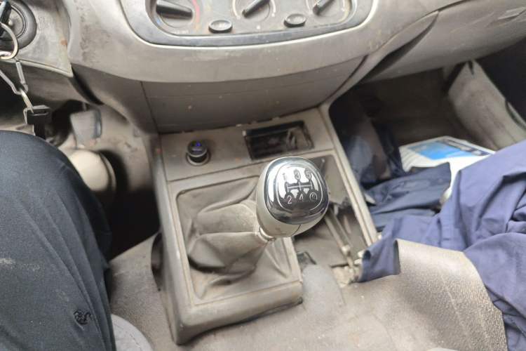 Used Jinbei Hiace 2011 2.0L 5th Generation Kuaiyunwang Luxury Edition 4G19 Gear Lever