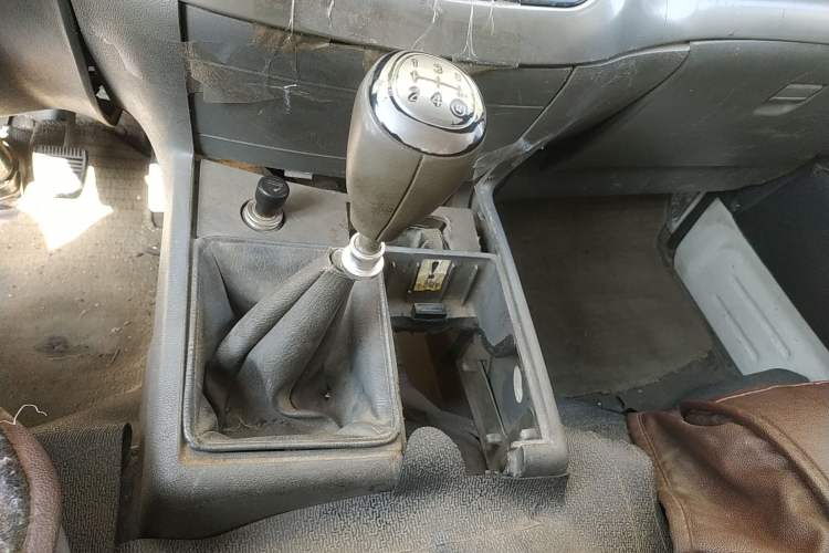 Used Jinbei Hiace 2011 2.0L 5th Generation Kuaiyunwang Comfort Type K 4G19 Gear Lever