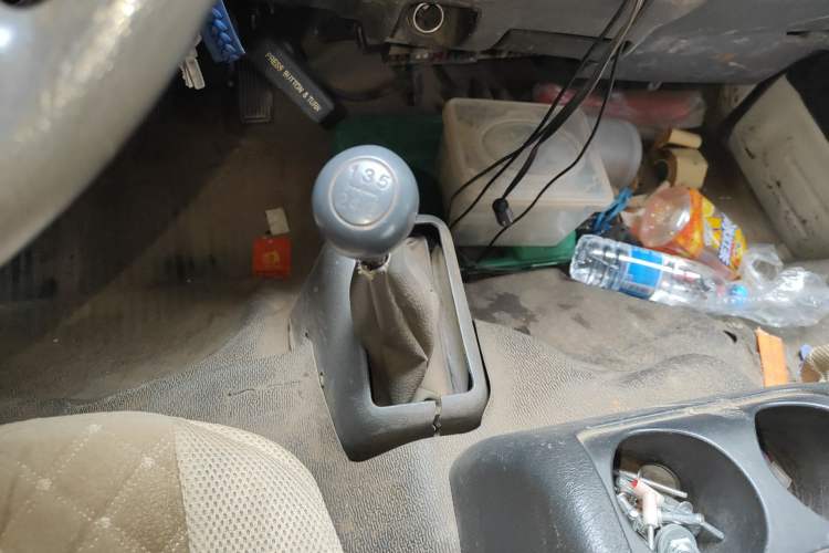 Used Jinbei Hiace 2011 2.0L 5th Generation Power King Comfort Version 4G20D4B Gear Lever