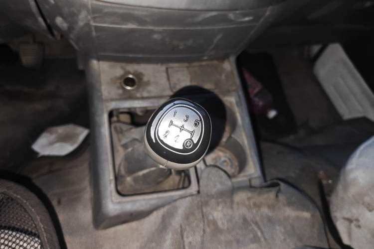 Used Jinbei Hiace 2011 2.0L 5th Generation Kuaiyunwang Comfort Z-Type 4G19 Gear Lever