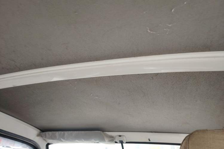 Used Jinbei Hiace 2011 2.0L 5th Generation Kuaiyunwang Luxury Version 4G20B Headliner