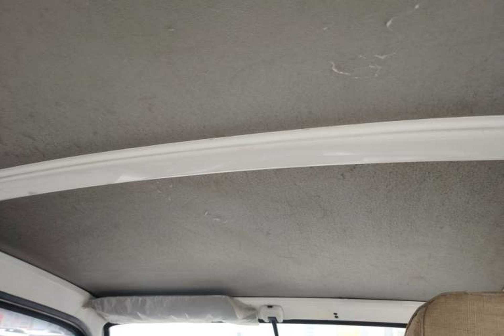 Used Jinbei Hiace 2011 2.0L 5th Generation Kuaiyunwang Luxury Version 4G20B Headliner