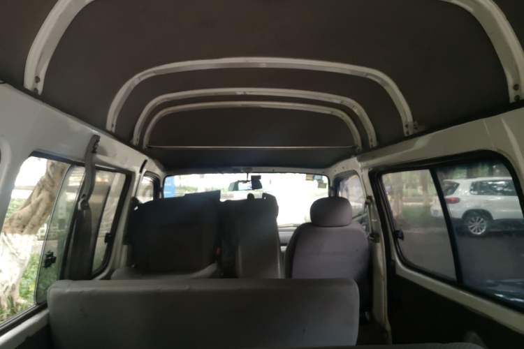 Used Jinbei Hiace 2011 2.0L 5th Generation Kuaiyunwang Luxury Version 4G20B Headliner