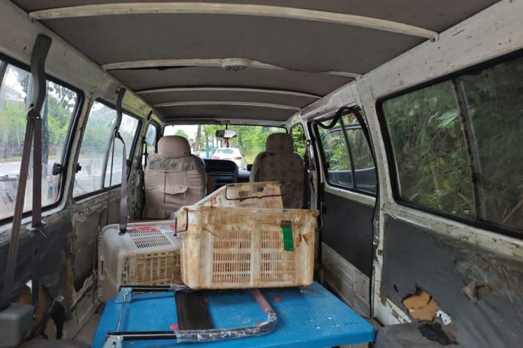 Used Jinbei Hiace 2011 2.0L 5th Generation Kuaiyunwang Luxury Edition 4G19 Headliner