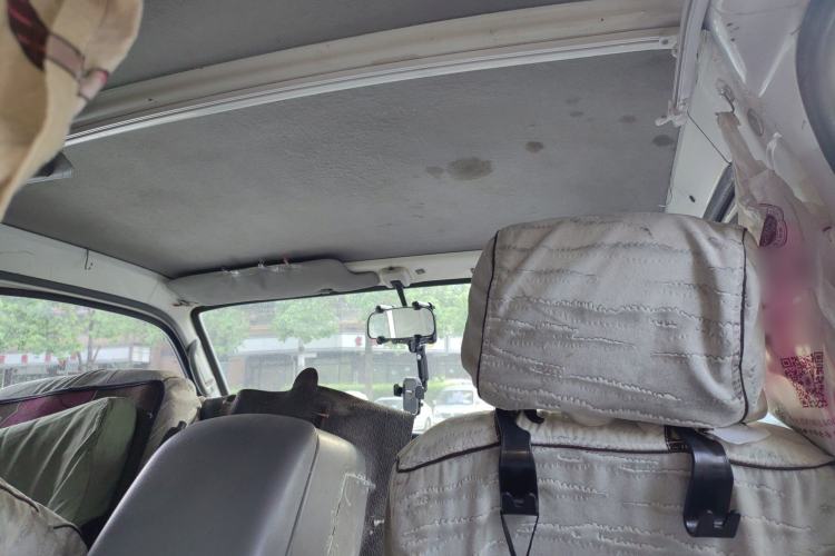 Used Jinbei Hiace 2011 2.0L 5th Generation Kuaiyunwang Standard Version 4G19 Headliner
