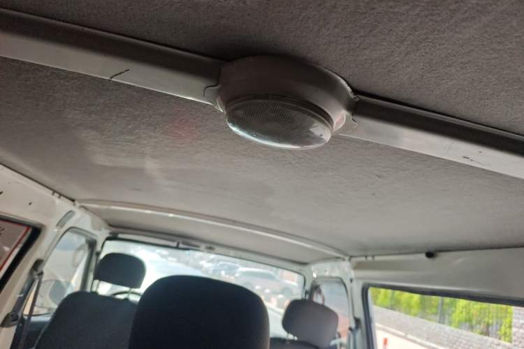 Used Jinbei Hiace 2011 2.0L 5th Generation Kuaiyunwang Standard Version 4G19 Headliner