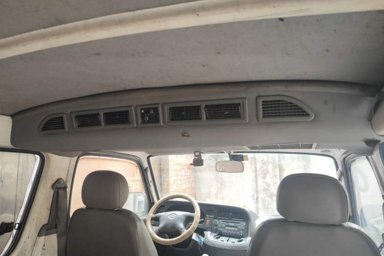 Used Jinbei Hiace 2011 2.0L 5th Generation Kuaiyunwang Standard Version 4G19 Headliner