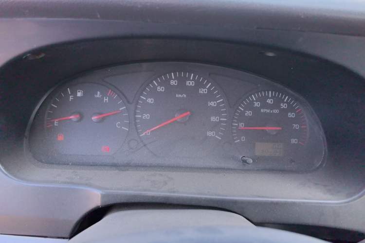 Used Jinbei Hiace 2011 2.0L 5th Generation Kuaiyunwang Standard Version 4G20B Instrument Cluster