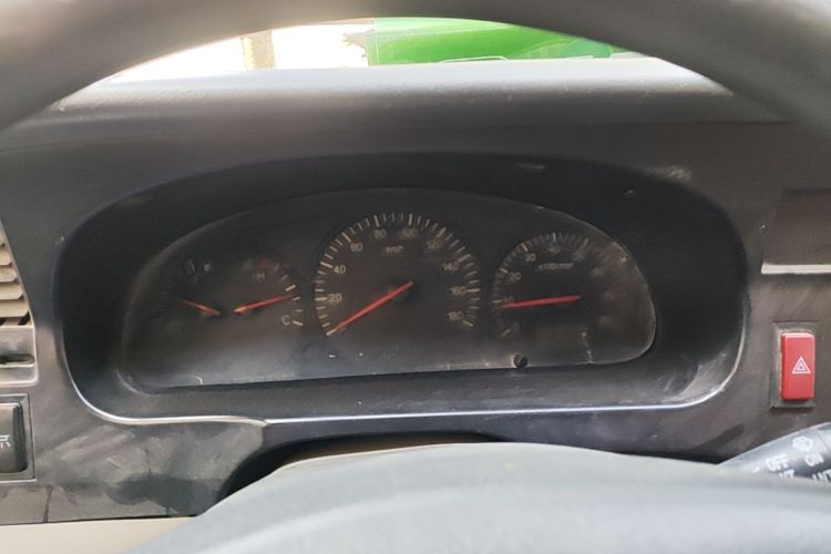 Used Jinbei Hiace 2011 2.0L 5th Generation Kuaiyunwang Standard Version 4G19 Instrument Cluster