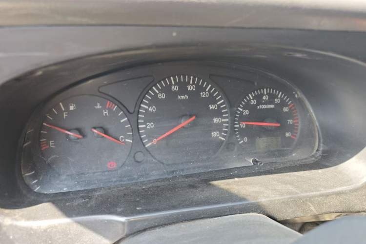 Used Jinbei Hiace 2011 2.0L 5th Generation Kuaiyunwang Standard Version 4G19 Instrument Cluster
