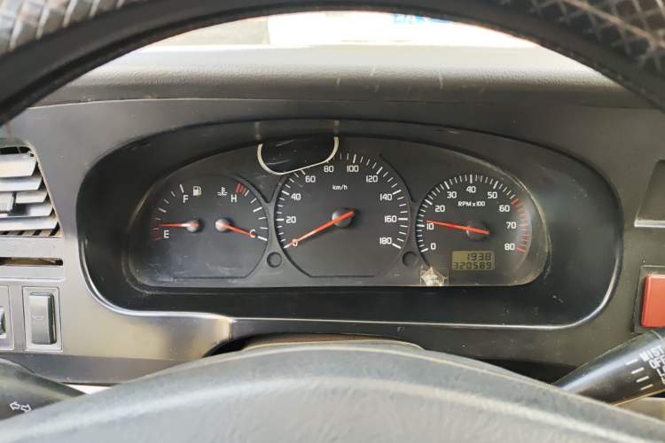 Used Jinbei Hiace 2011 2.0L 5th Generation Kuaiyunwang Standard Version 4G20B Instrument Cluster