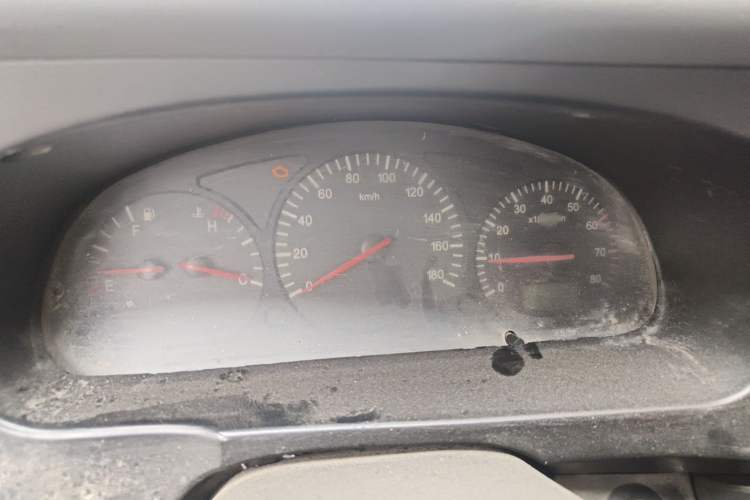 Used Jinbei Hiace 2011 2.0L 5th Generation Kuaiyunwang Luxury Edition 4G19 Instrument Cluster