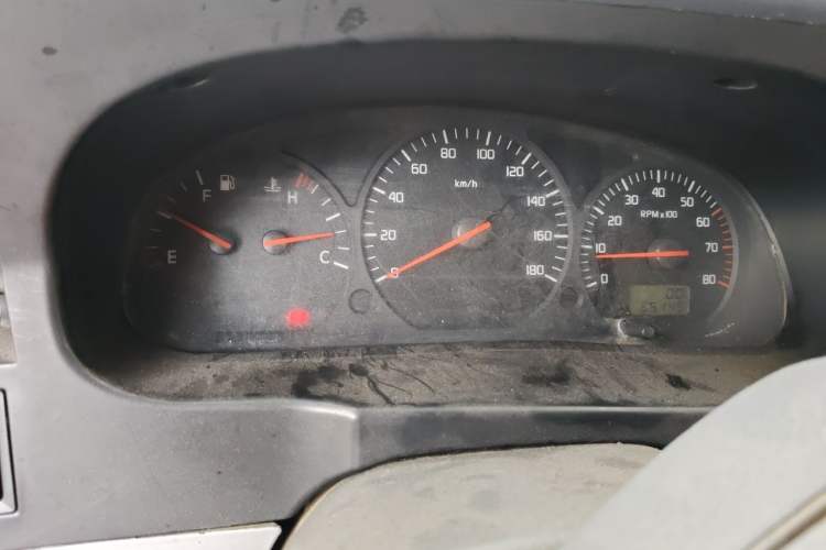 Used Jinbei Hiace 2011 2.0L 5th Generation Kuaiyunwang Standard Version 4G19 Instrument Cluster