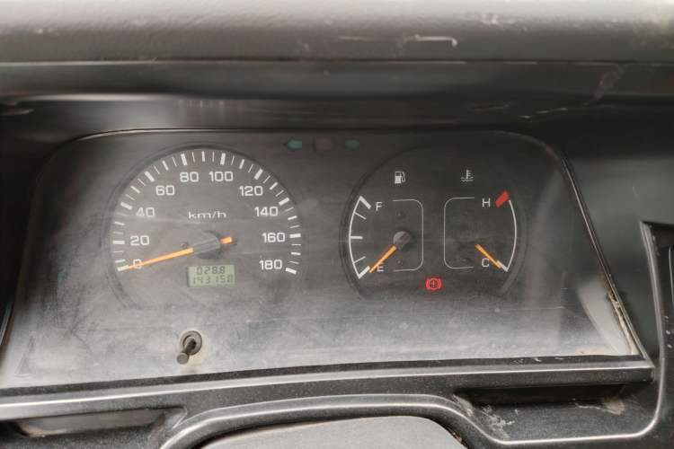 Used Jinbei Hiace 2011 2.0L 5th Generation Kuaiyunwang Standard Version 4G20B Instrument Cluster