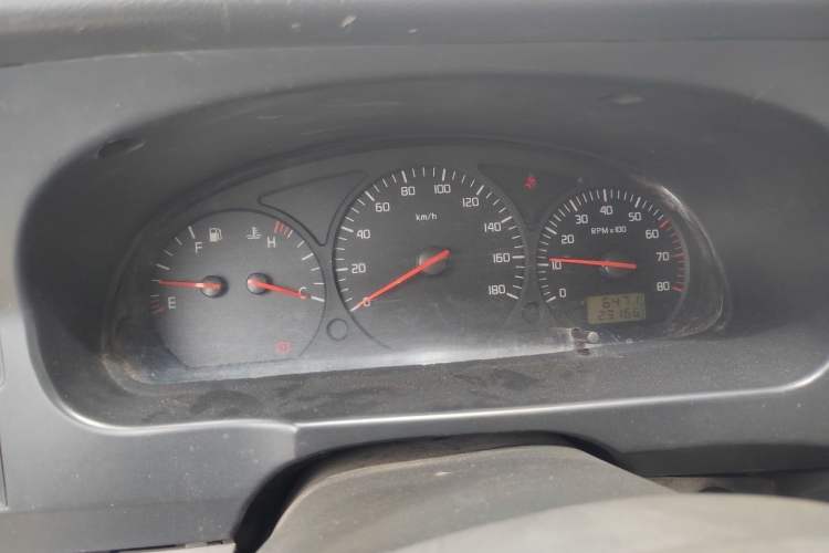 Used Jinbei Hiace 2011 2.0L 5th Generation Kuaiyunwang Standard Version 4G19 Instrument Cluster