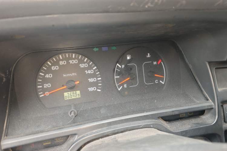 Used Jinbei Hiace 2011 2.0L 5th Generation Kuaiyunwang Standard Version 4G19 Instrument Cluster