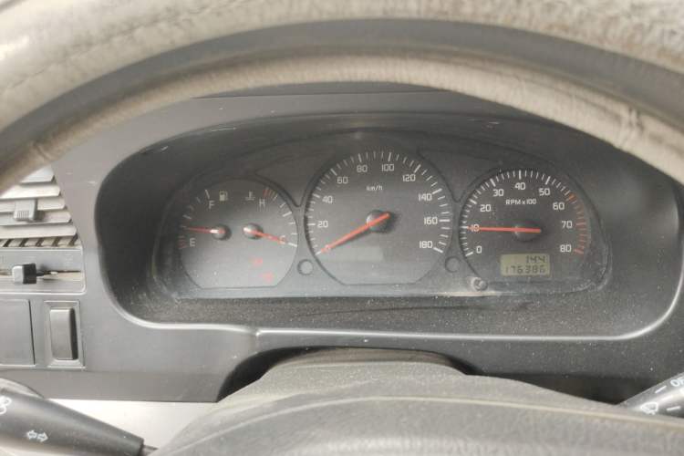 Used Jinbei Hiace 2011 2.0L 5th Generation Kuaiyunwang Standard Version 4G20B Instrument Cluster